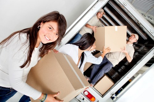 Safe handling and loading of storage items